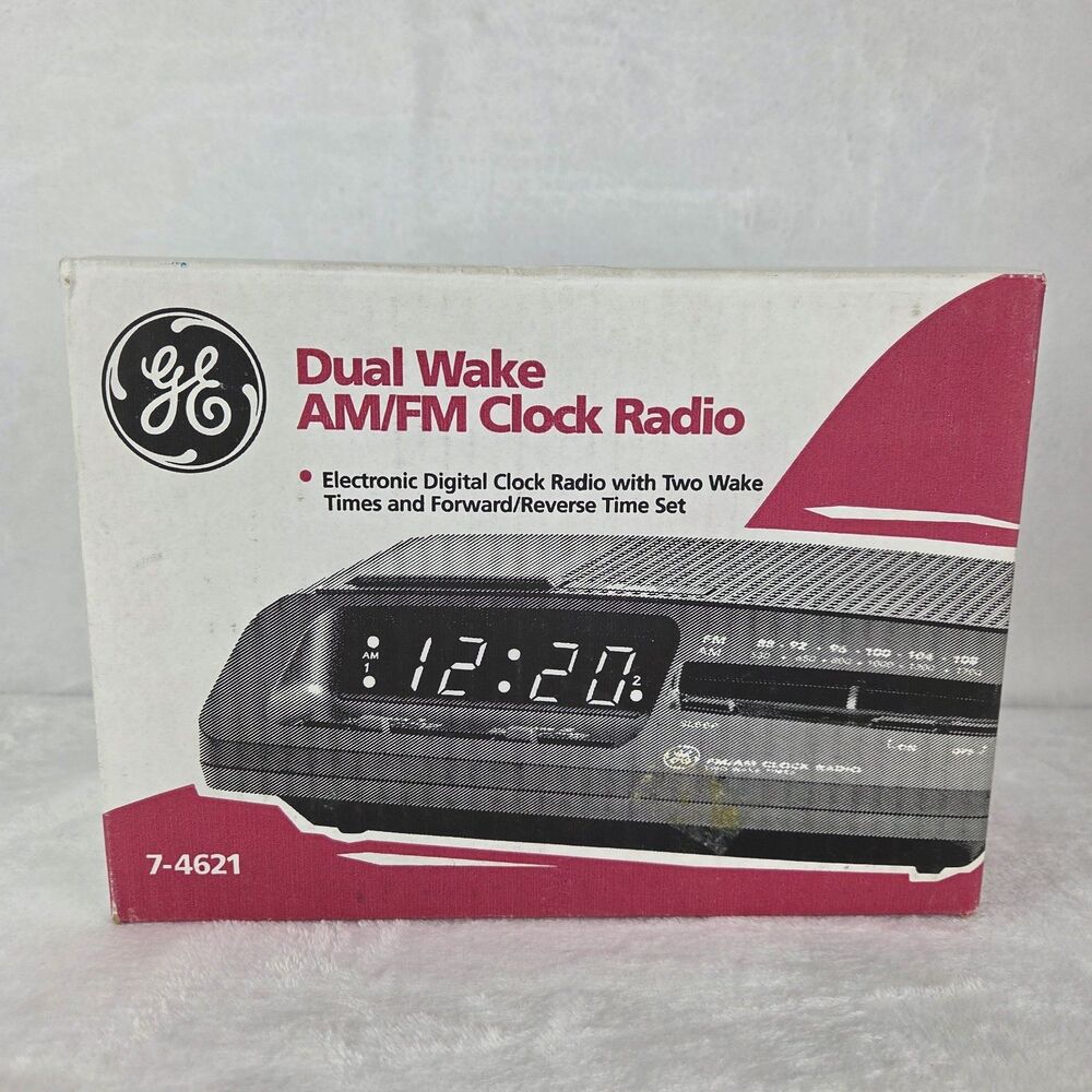 Vintage GE 7-4621A Woodgrain Dual Wake AM FM Clock Radio W Box Manual Tested